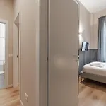 5\' From Central Station, With 2 Bedrooms